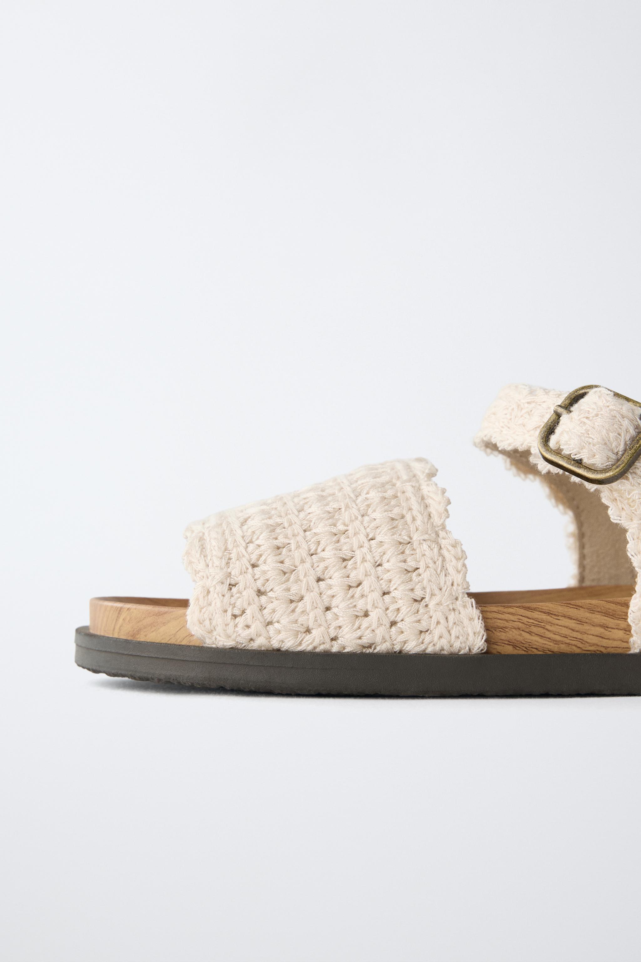 SANDALES EN CROCHET ET CERISES